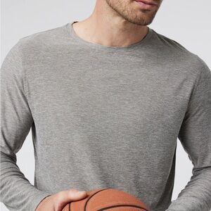 Vuori Men’s Heather Gray Long Sleeve Tee Sz Large